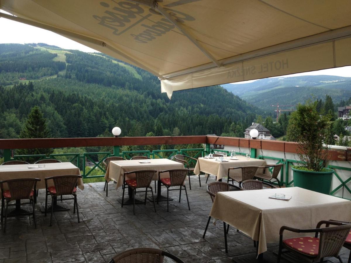 Hotel Snezka Špindlerŭv Mlýn Exteriör bild